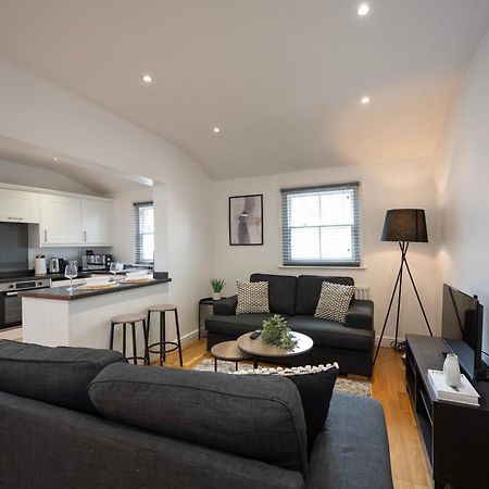 3-Bedroom Charming Central House Кентърбъри Екстериор снимка